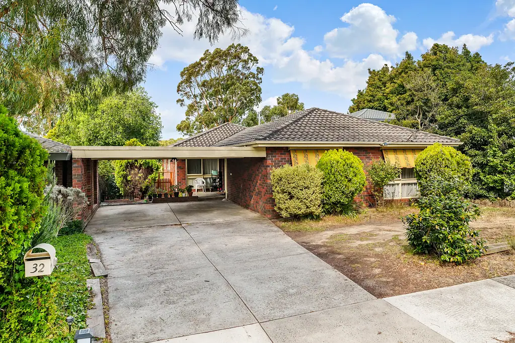 32 Knights Drive, Glen Waverley, VIC 3150