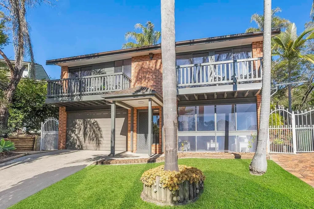 6 Benaud Close, Menai, NSW 2234