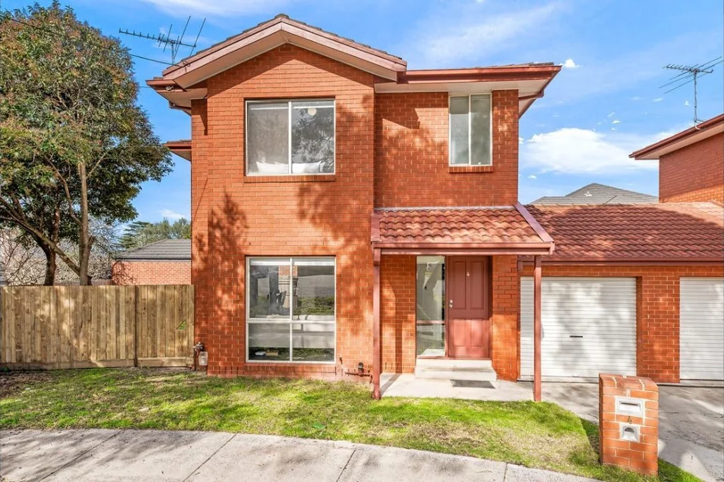 Beautiful Townhouse in Prime Clayton Location!
