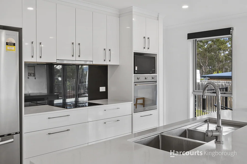 12 Sonnat Drive, Kingston, TAS 7050
