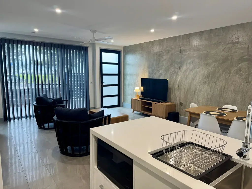 'THE OUTLOOK' - Townhouse Five