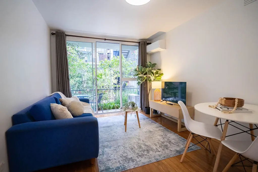 Beautifully Furnished Beachside Apartment