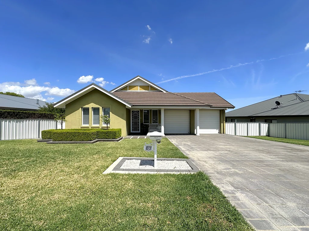57 Back Creek Road, Young, NSW 2594