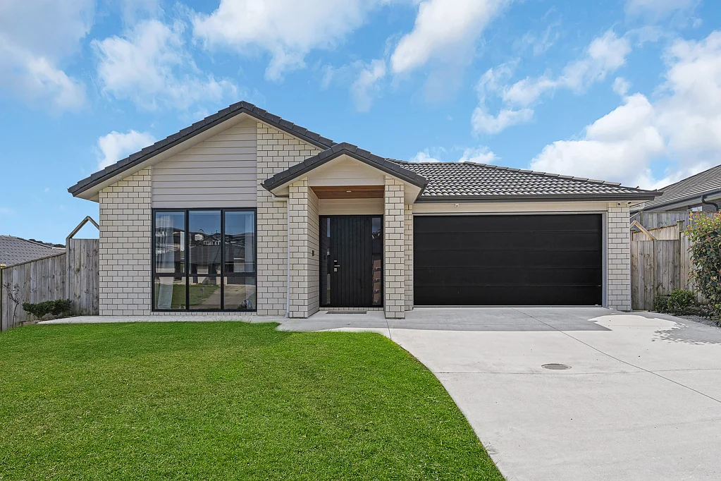 Pokeno 4房  2 MASTERS + 2 LIVINGS + DECK = PERFECT FAMILY HOME!