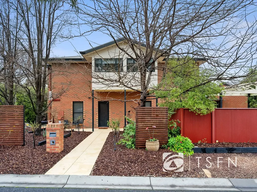 Flora Hill 3房  A Beautifully Presented Two-Storey Home Close to Bendigo CBD