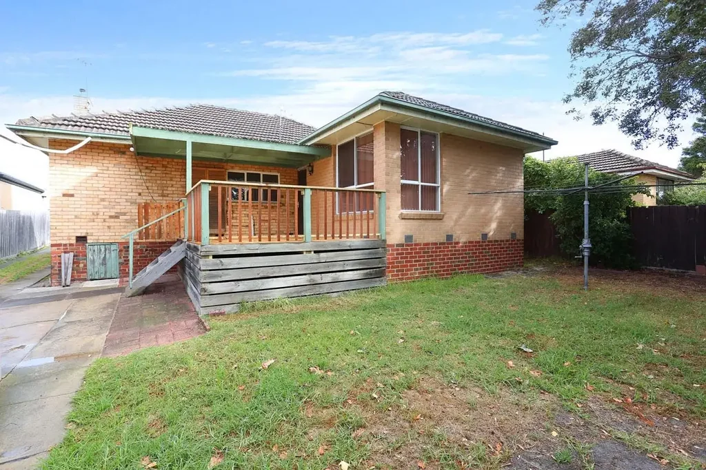 Spacious Family Home in Prime Bentleigh Location