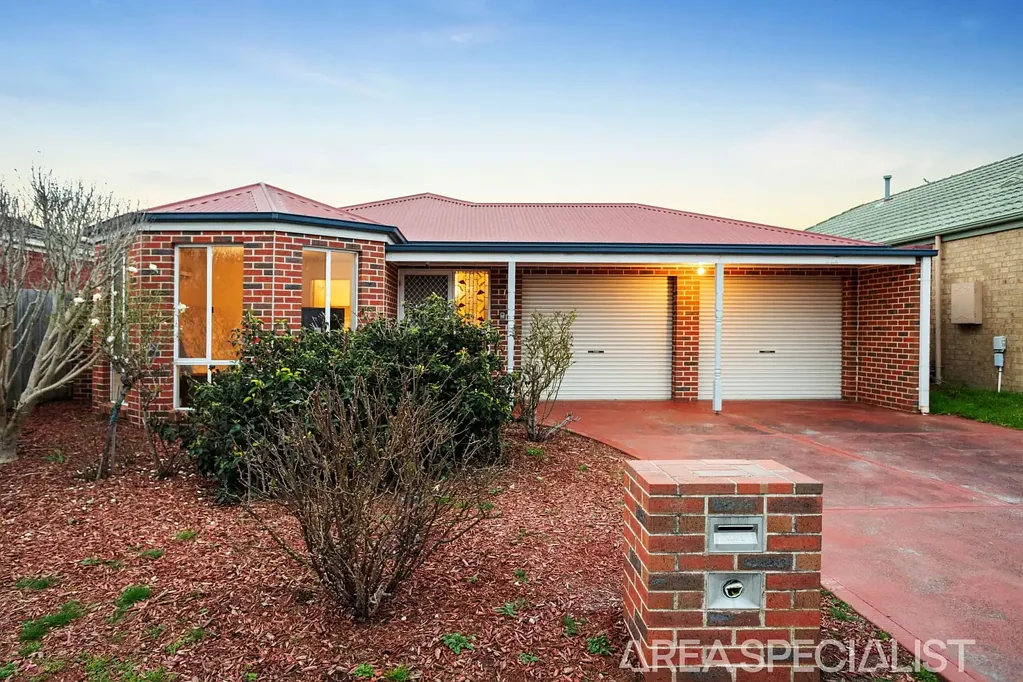 Carrum Downs 3Moenga The Brief: A Practical Family Home with Plenty to Offer