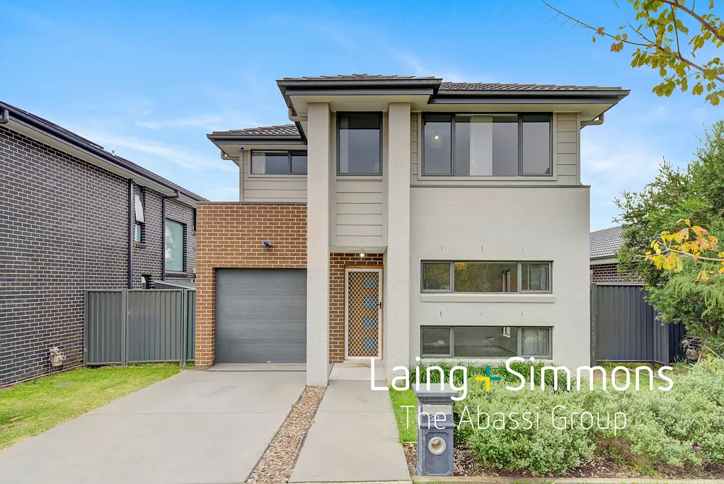 Immaculate Family Home in a Quiet Pocket of Jordan Springs!