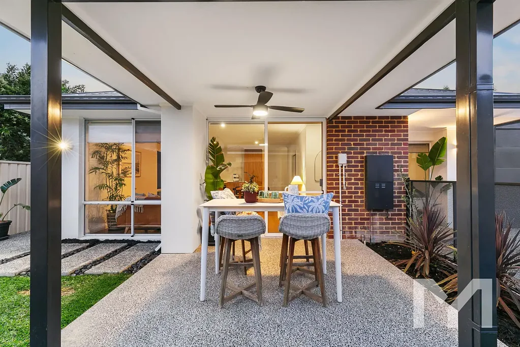 Coolbellup 3房  You're Invited to... NEAR NEW, ELEGANT LIVING