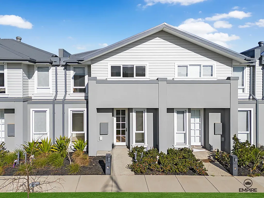 10 Portobello Boulevard, Clyde North, VIC 3978
