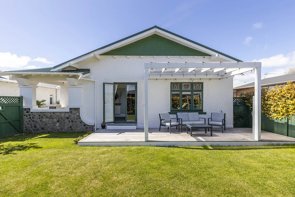 Strandon 3房  Dream Location Packed With Character