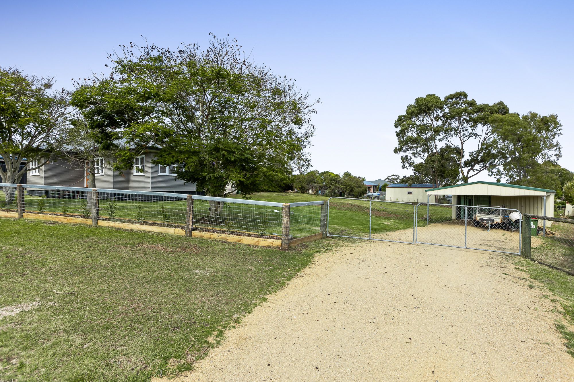 9 APPLE TREE CT, MERINGANDAN WEST QLD 4352, 0 habitaciones, 0 baños, House