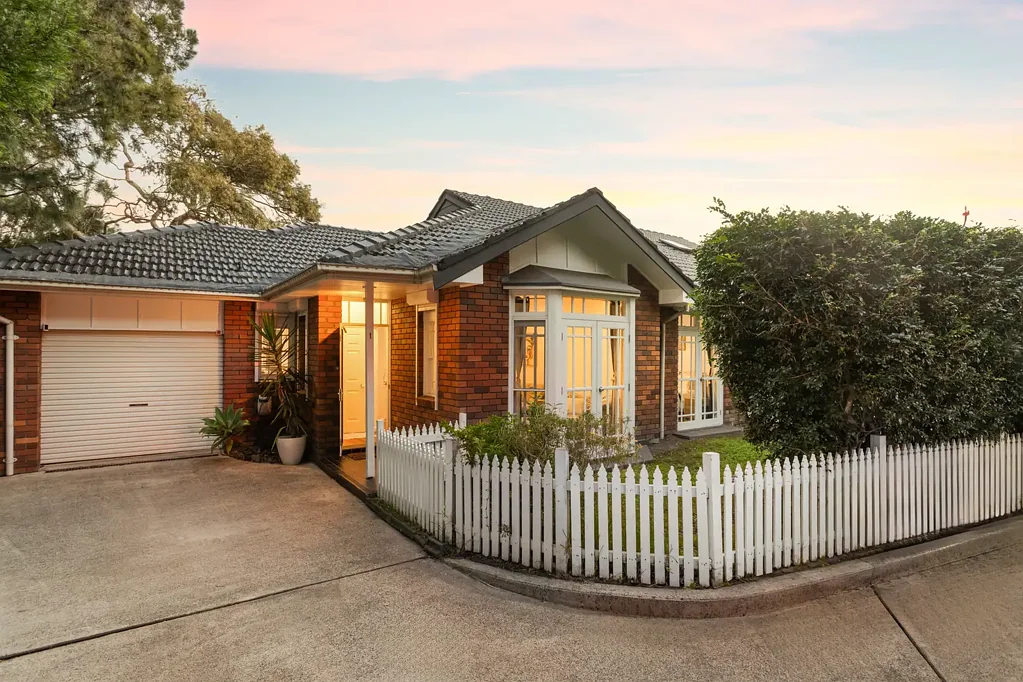 Rosebery 3Zimmer Quietly Positioned Single-Level Villa in a Boutique Rosebery Enclave