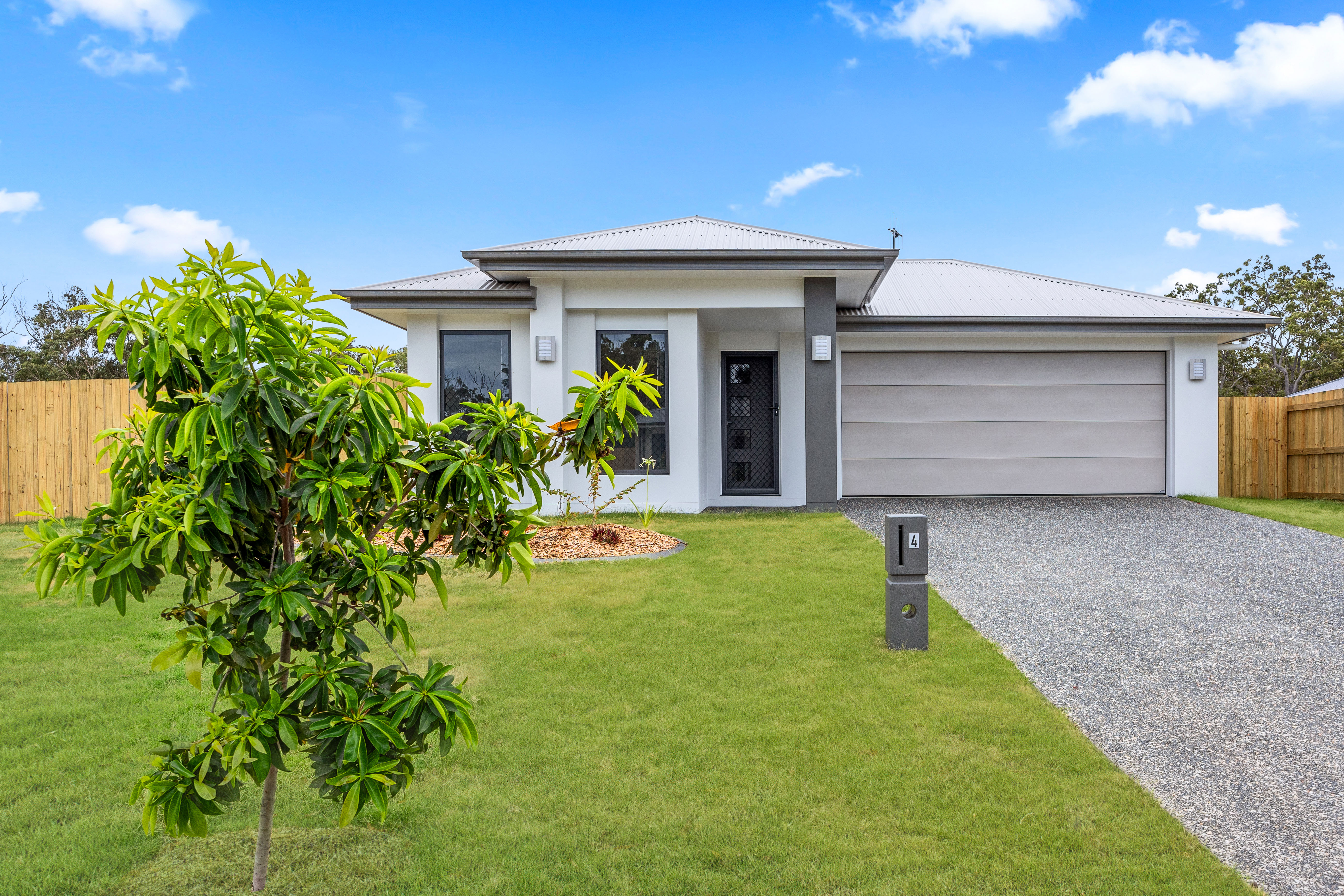 4 WINDFLOWER RD, BURRUM HEADS QLD 4659, 0 chambres, 0 salles de bain, House