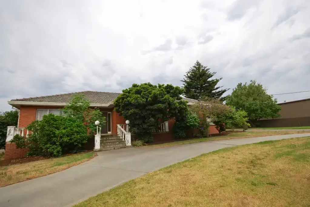 4 Bedroom Home On Spacious Block!