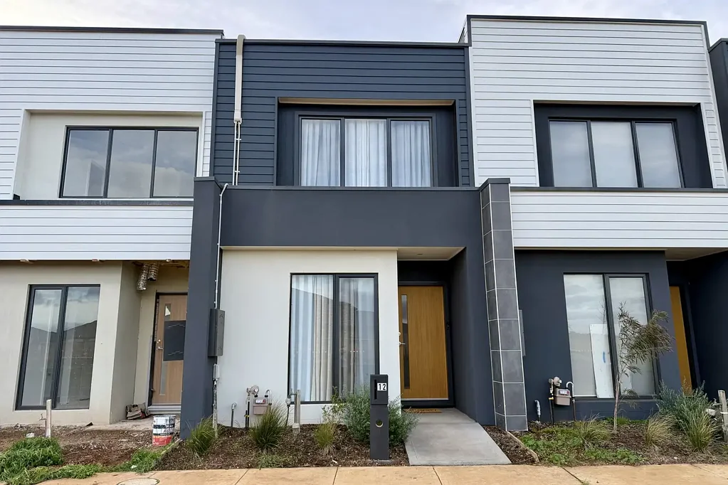Modern Living with 2 ensuites!