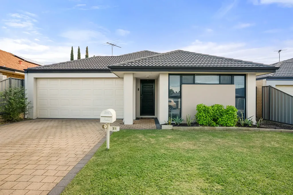 Baldivis 4房  Modern and Well Maintained Home!