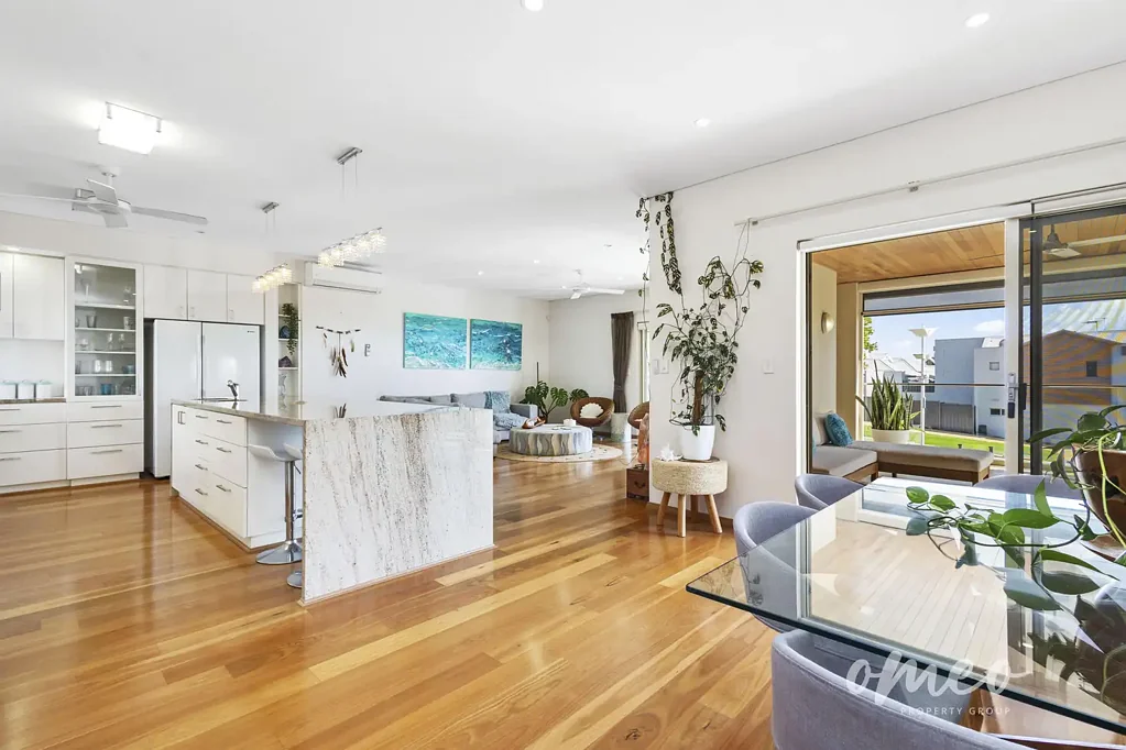 8 Orsino Boulevard, North Coogee, WA 6163