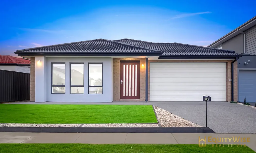 Manor Lakes 4房  Spacious Family Home! Central Location!
