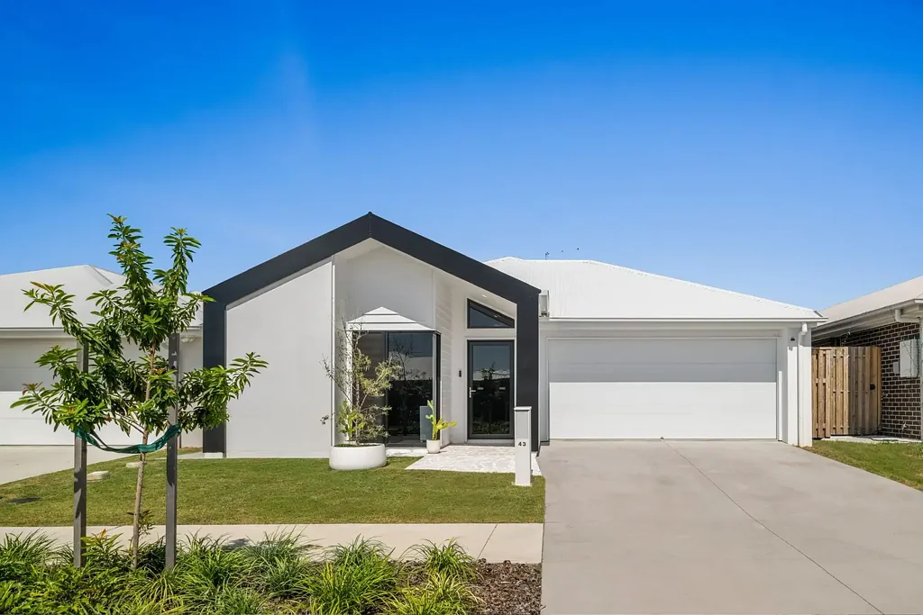 Banya 4 Bedroom Designer Living with Architectural Detail and Coastal Appeal