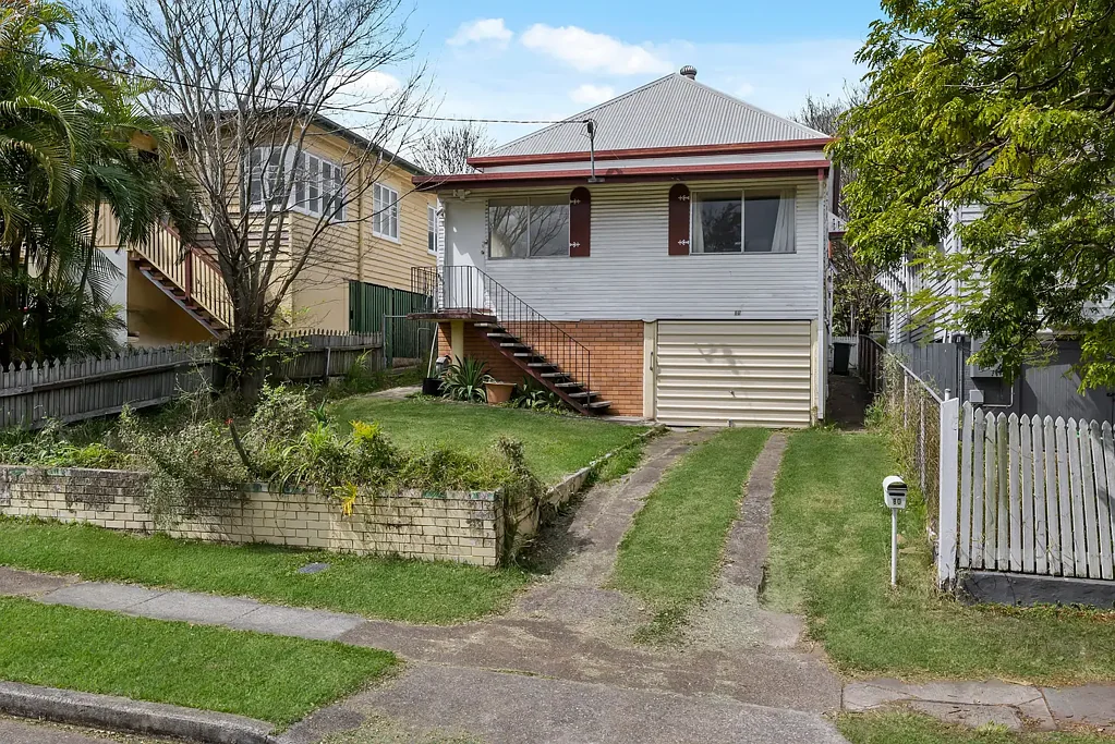 Annerley 3房  Centrally Located Character Home on 405m2