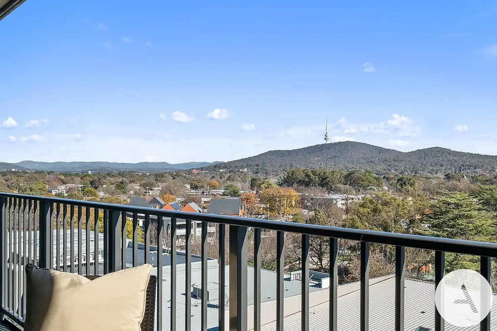 Lyneham 2બેડરૂમ Wide Skye, Elevated Black Mountain Views, and Calm Living - Low Strata Cost - Move-in Ready