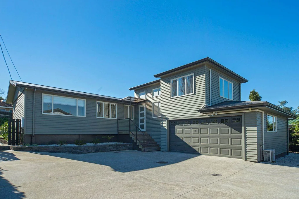 Large Sunny and Well Maintained Home!