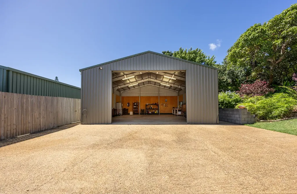 8 Worthington Street, West Gladstone, QLD 4680