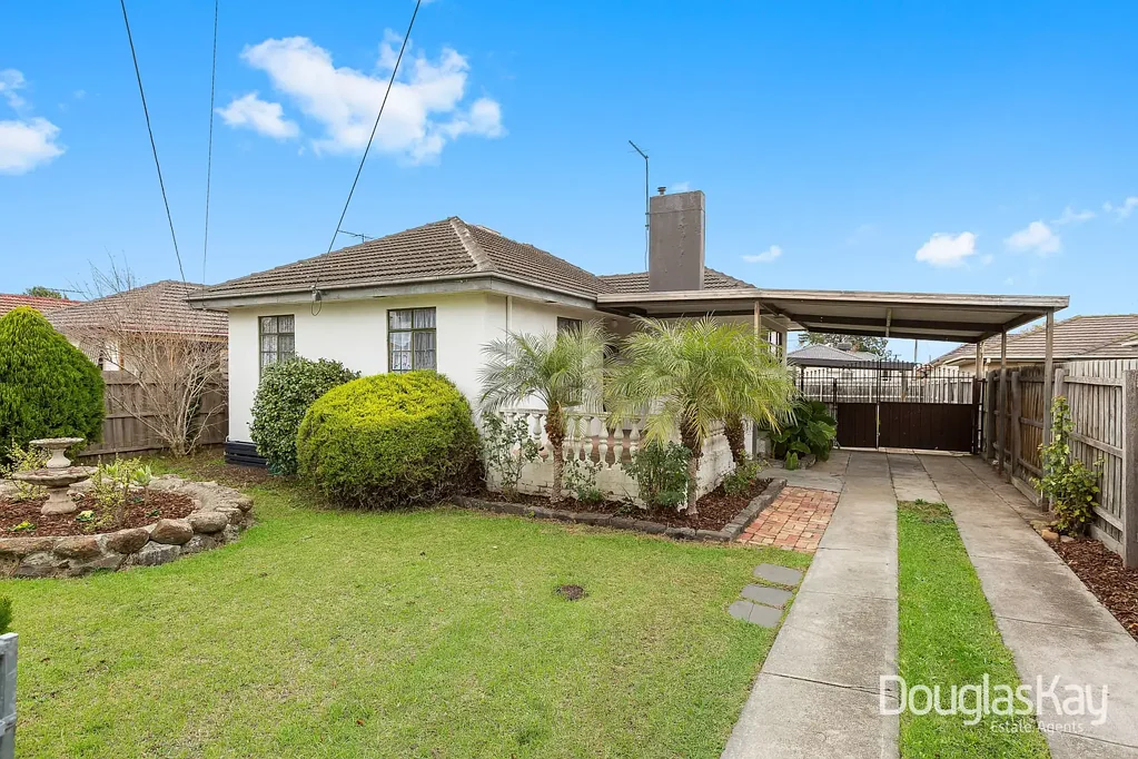 Braybrook 3Zimmer Excellent Location with Development Options.