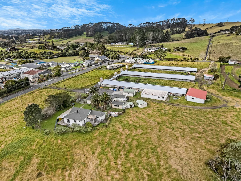 Henderson Valley BUY THE LAND. LET THE INCOME HOLD THE POSITION.