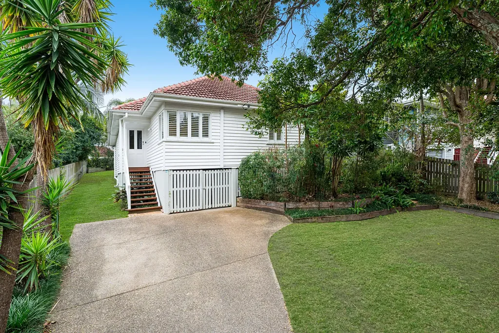 Manly 3ਬੈੱਡਰੂਮ CHARMING CHARACTER FAMILY HOME ON LUSH 604m2 BLOCK