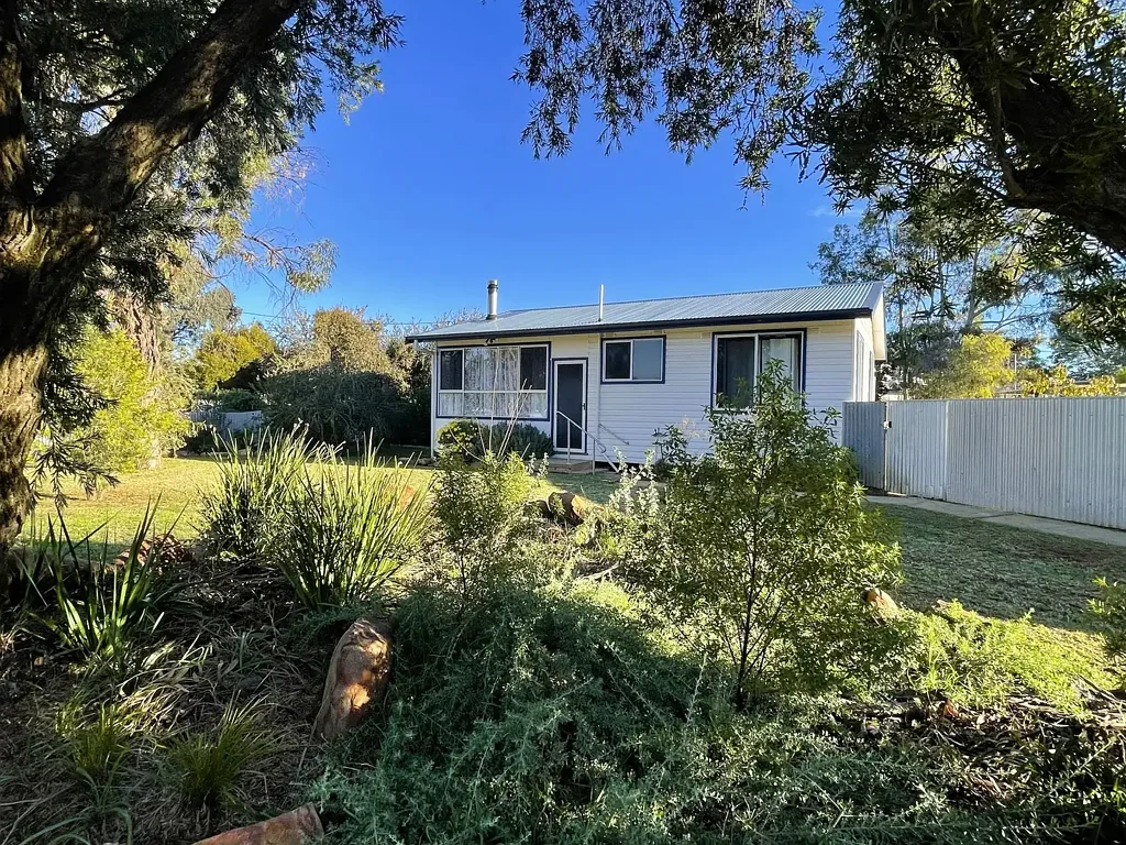 3 BEDROOM HOME - DARLINGTON POINT