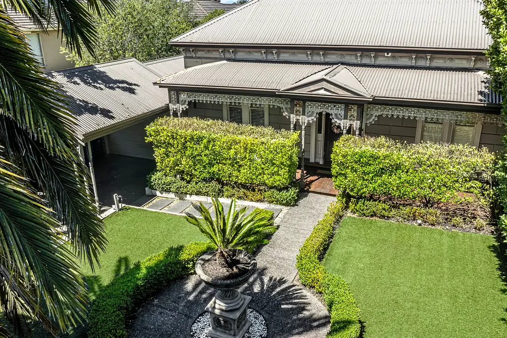 Kew 5 Slaapkamer Victorian Elegance with Refined Contemporary Luxury