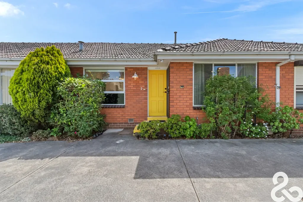 Stunning Unit in Ideal Location