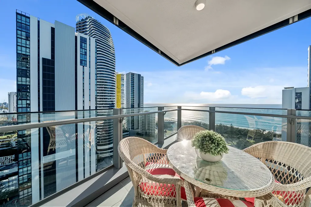 Broadbeach 2침실 North East Facing Apartment in Prime Location - Must Sell On or Before Auction