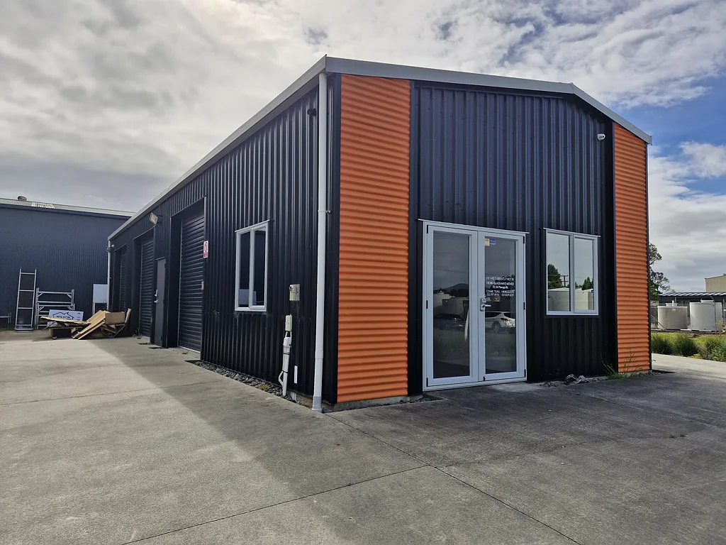 Te Awamutu  Warehouse, two roller doors, office space