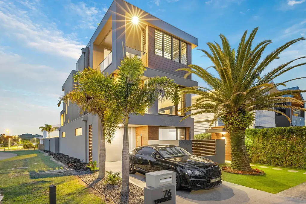 Kingscliff 5ਬੈੱਡਰੂਮ STUNNING FOUR LEVEL RESIDENCE WITH PANORAMIC OCEAN VIEWS.