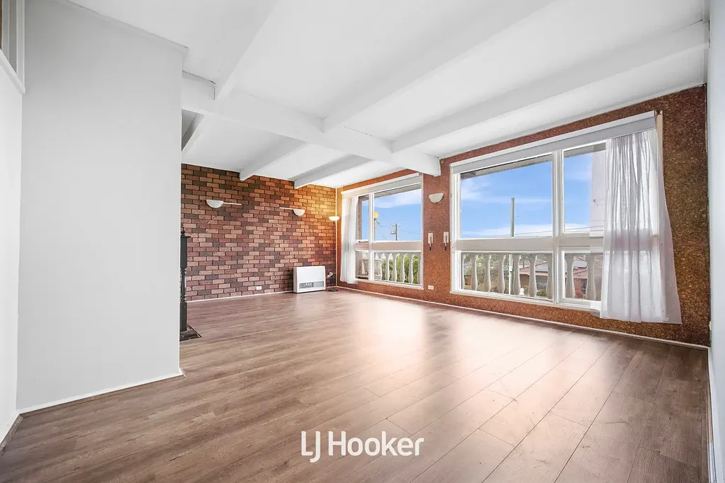 Spacious & Renovated Family Home in Prime Dandenong North Location!