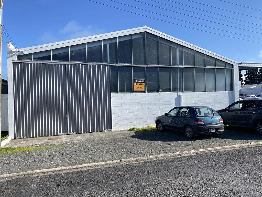 Paeroa A whole lot of warehouse- For Lease