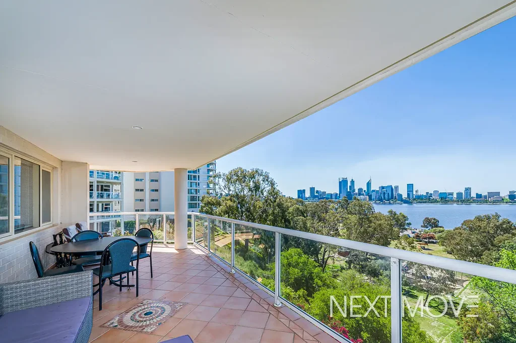 South Perth 2房  PANORAMIC CITY AND RIVER VIEWS!
