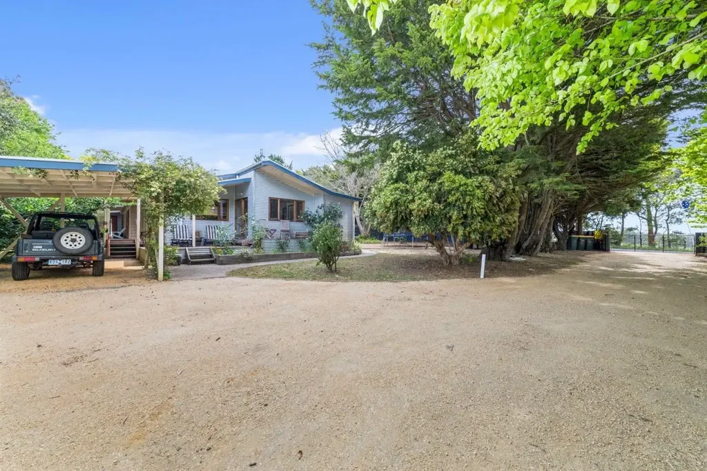 Lorne Hinterland Farm let
