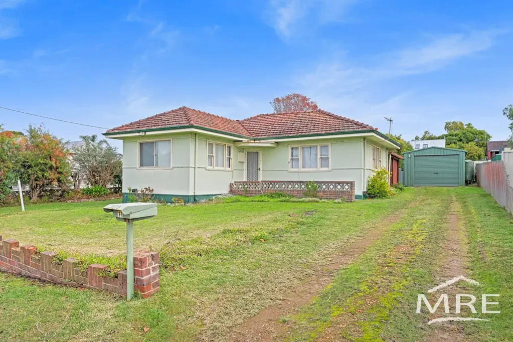 Yakamia 3房  ROLL UP YOUR SLEEVES! ULTIMATE FIXER-UPPER WITH DEVELOPMENT POTENTIAL