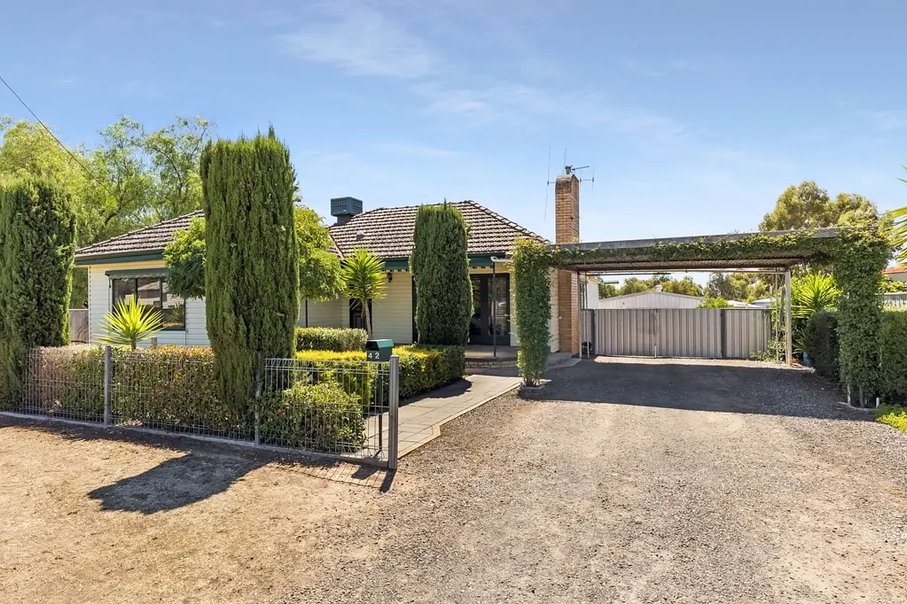 42 Creeth Street, Long Gully, VIC 3550