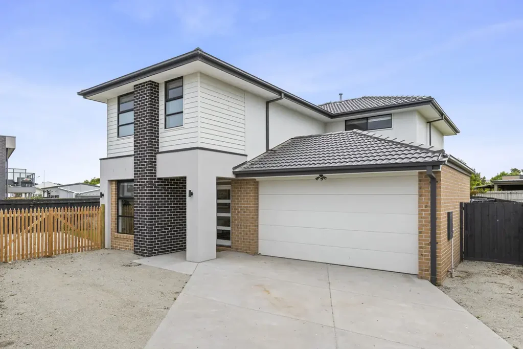 St Leonards 4Kwarto Contemporary Coastal Living in a Prime St Leonards Location