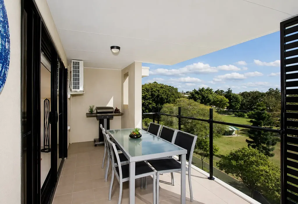 Parkside Living with Expansive Balcony in Prime South Brisbane Location!