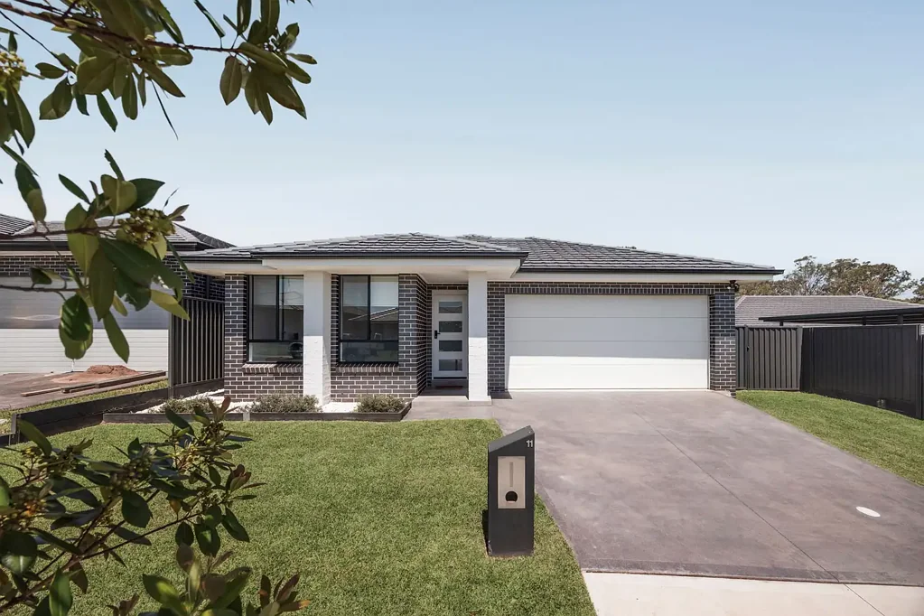 11 Sanderson Street, Tahmoor, NSW 2573