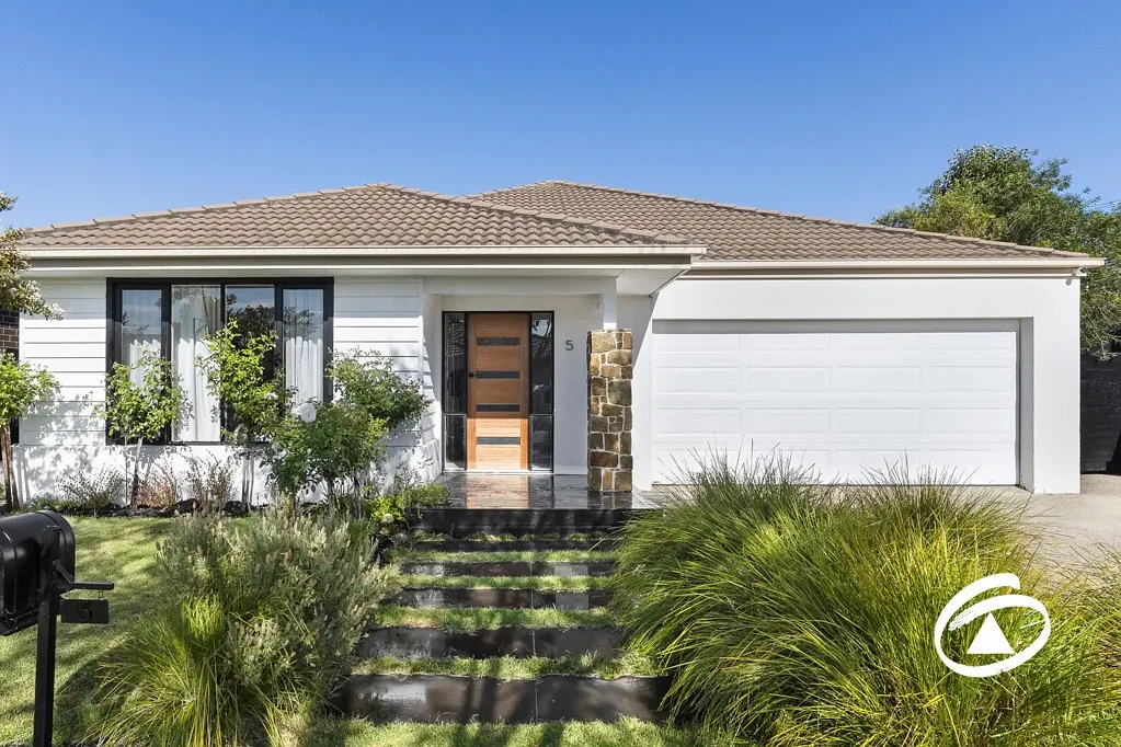 5 Honey Court, Berwick, VIC 3806