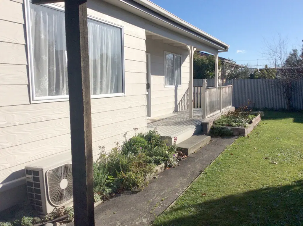 Sunny Two-Bedroom Unit