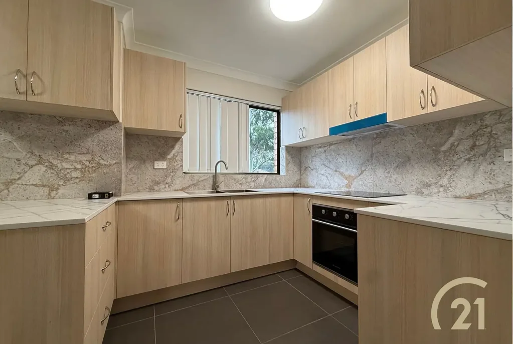 Newly Renovated 2 Bedroom Unit, Located In Fairfield!