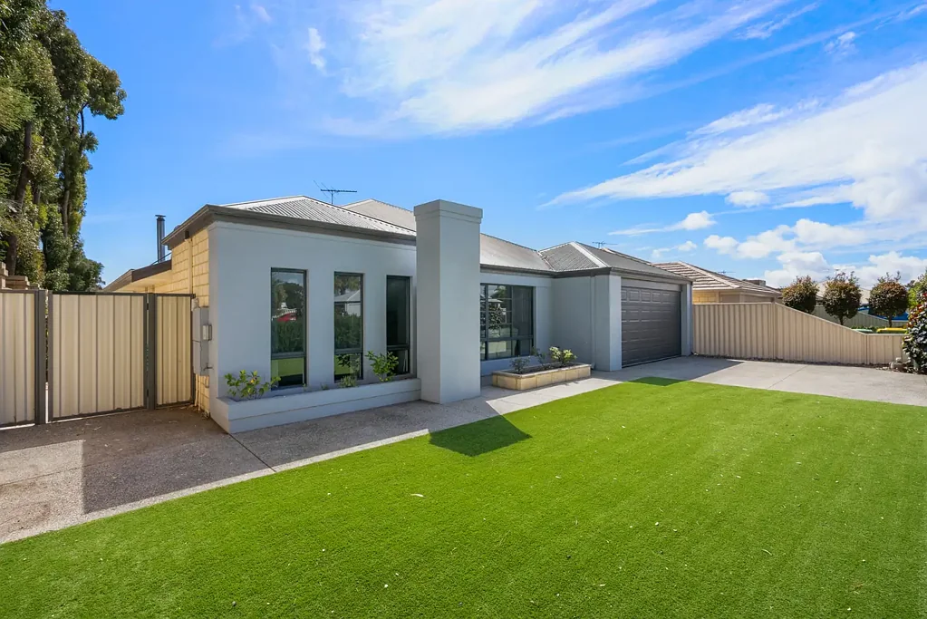 7 Narrabeen Bend, Secret Harbour, WA 6173